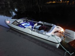 Allein eine Nacht-Tour auf der Dove Elbe